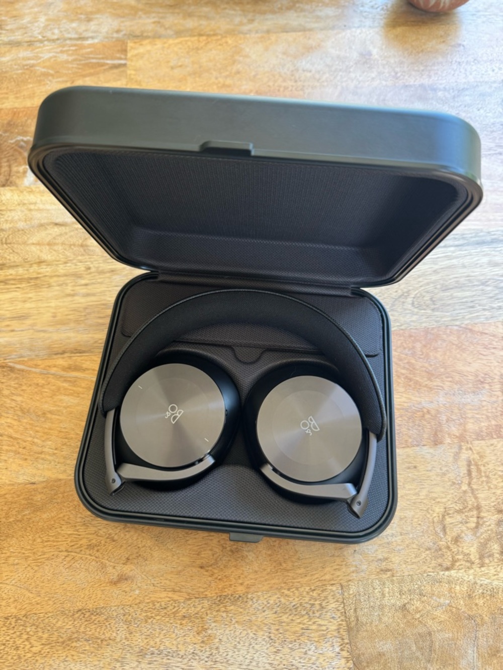 Bang & Olufsen Beoplay H95 – Black (Excellent Condition)
